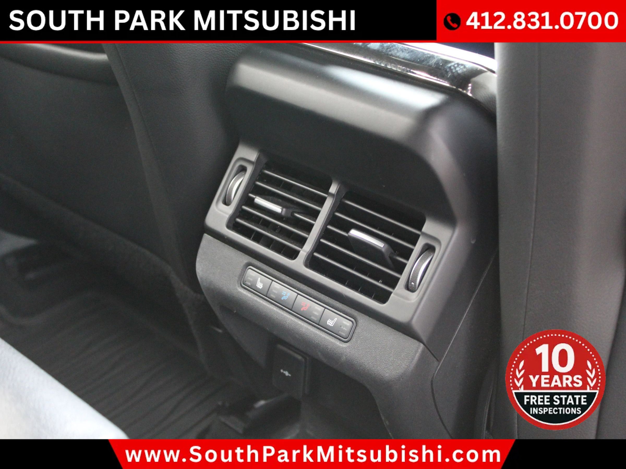 Used 2023 Land Rover Range Rover Evoque R-Dynamic SE AWD/4WD image 16