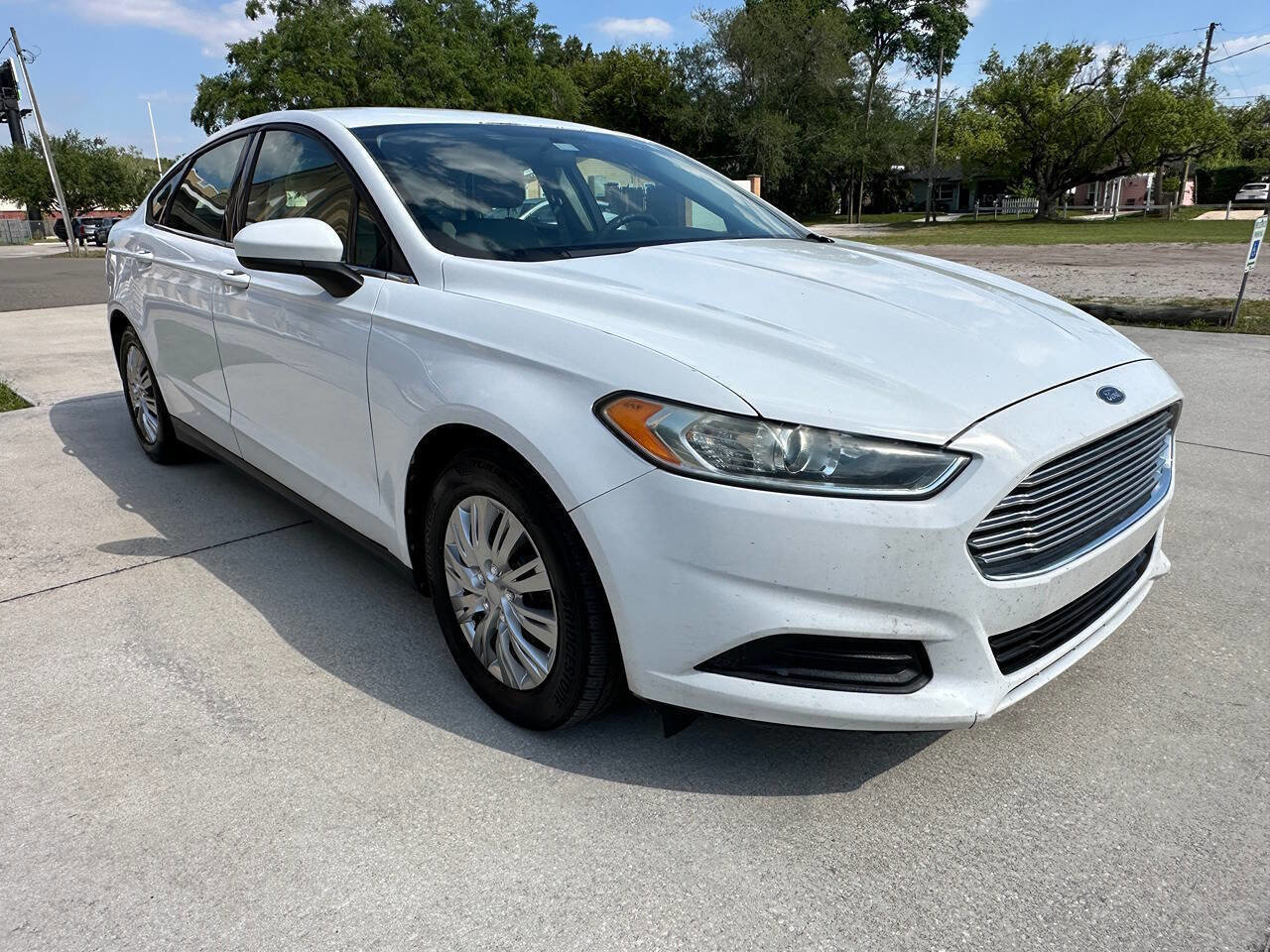 Used 2013 Ford Fusion S image 4