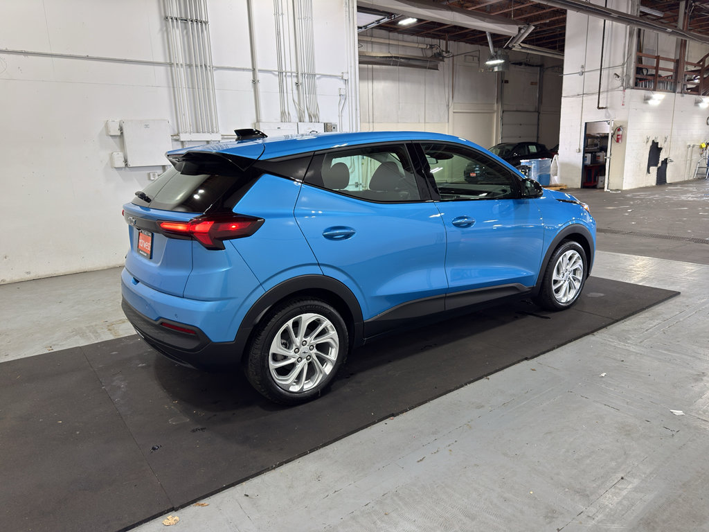 New 2027 Chevrolet Bolt LT w/ Comfort Package FWD image 26