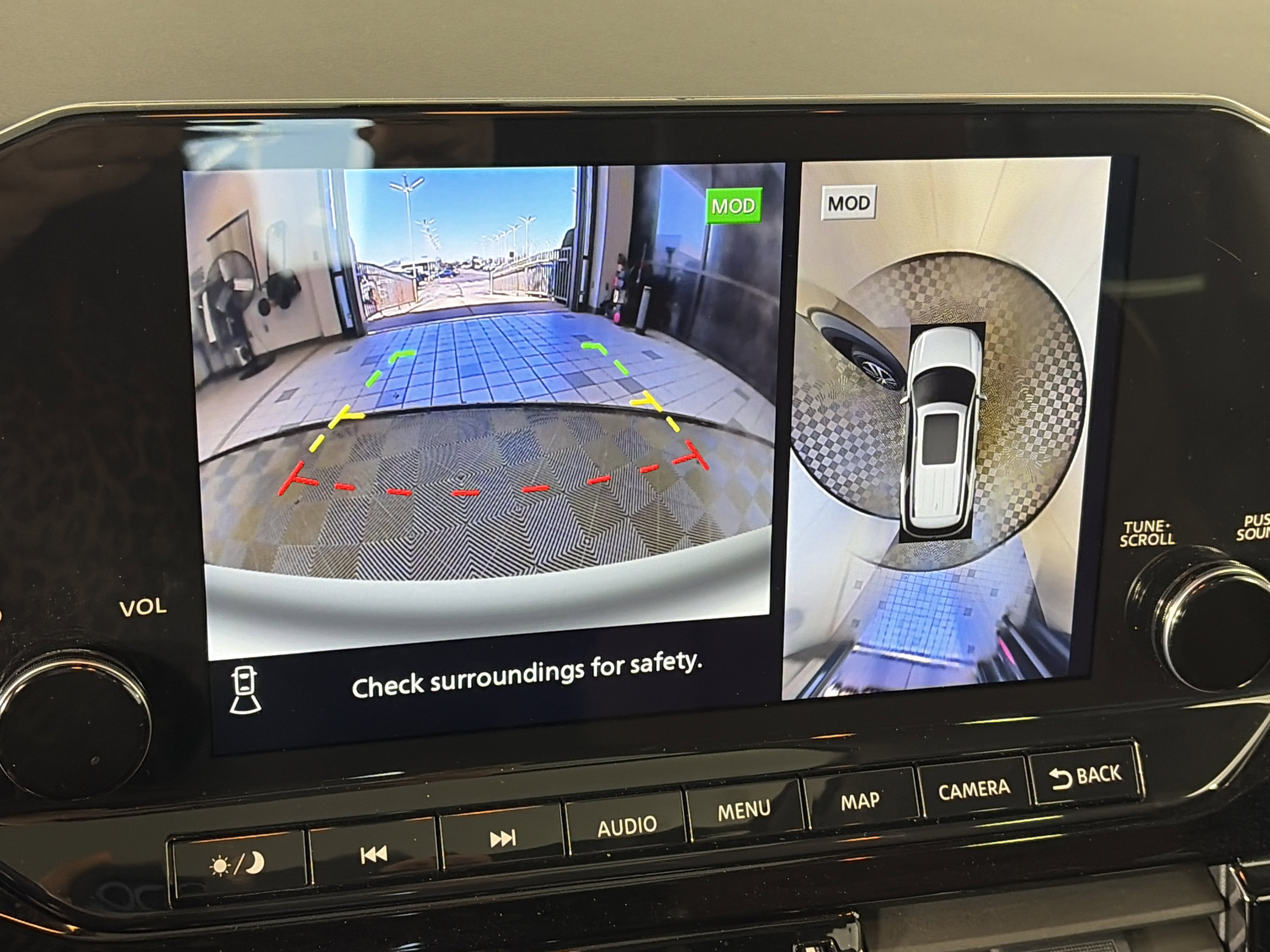 Certified 2025 Nissan Pathfinder Platinum w/ Cargo Package image 26