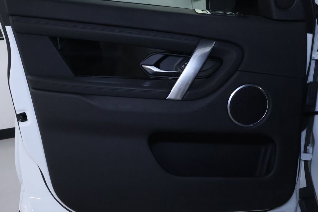 Used 2021 Land Rover Discovery Sport S image 11