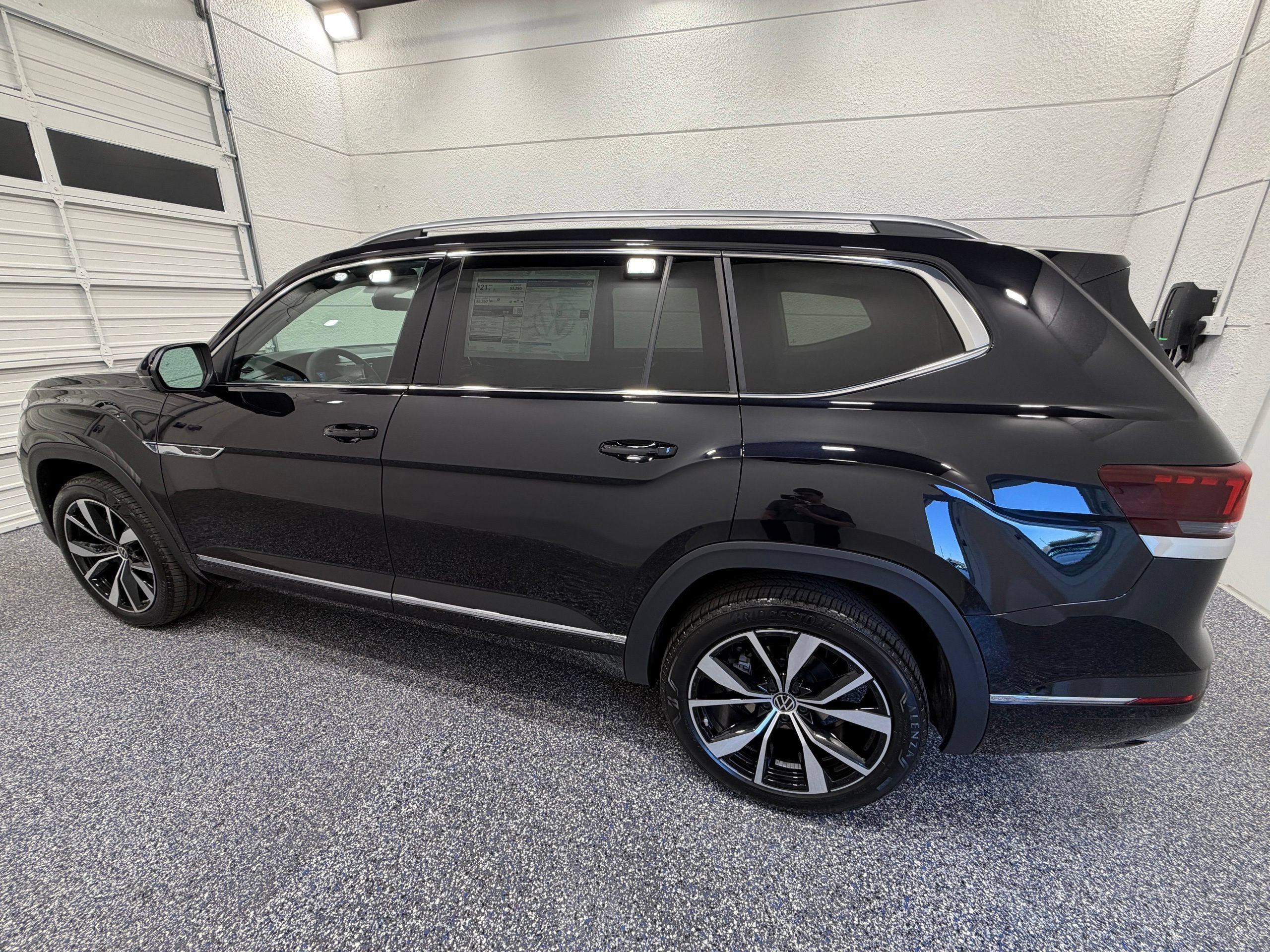 New 2026 Volkswagen Atlas SEL Premium R-Line AWD/4WD image 3