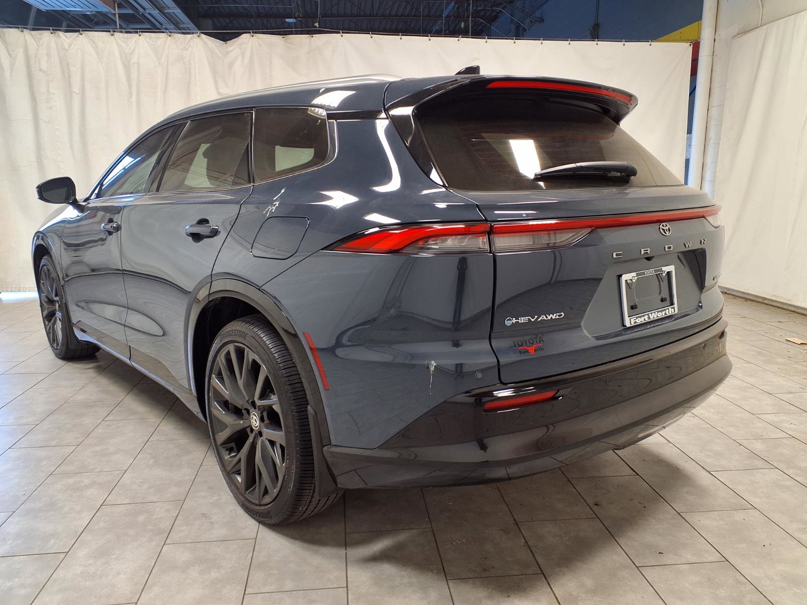 Used 2025 Toyota Crown Signia w/ Advanced Technology Package image 7