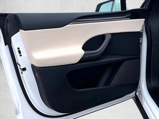 Used 2023 Tesla Model X Plaid image 15