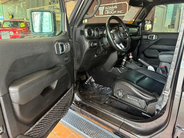Used 2021 Jeep Wrangler Unlimited Sahara image 32