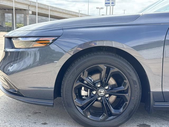Certified 2025 Honda Accord SE image 5