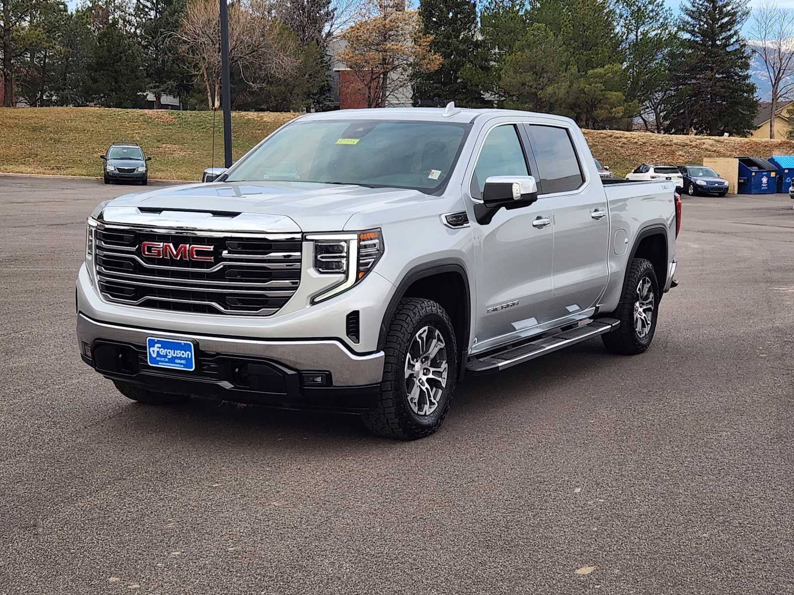 Used 2022 GMC Sierra 1500 SLT w/ SLT Convenience Package AWD/4WD image 4