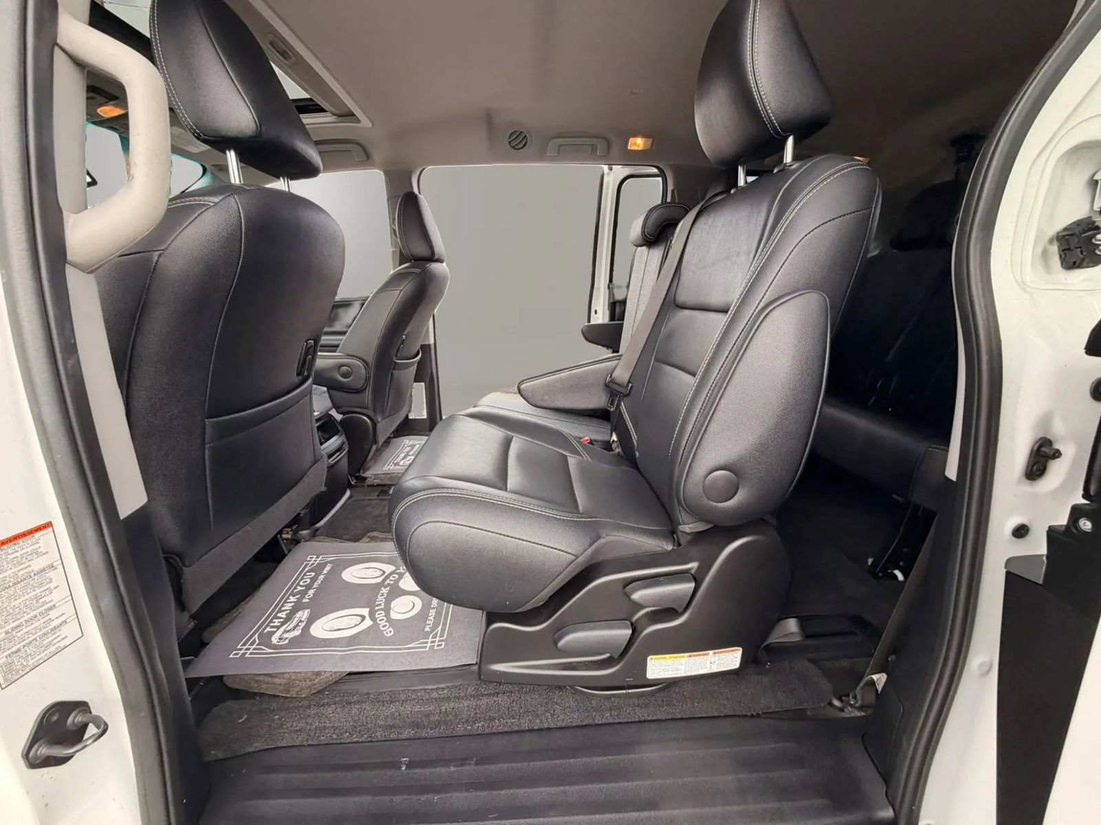 Used 2015 Toyota Sienna SE w/ SE Preferred Package FWD image 19