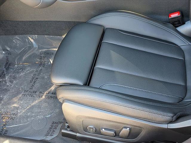 Used 2026 BMW 330i xDrive Sedan w/ Premium Package AWD/4WD image 4