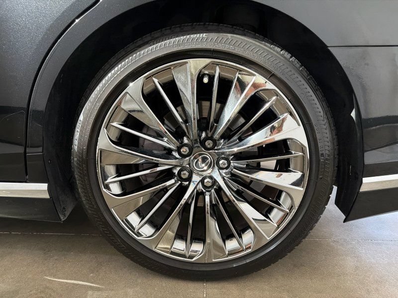 Used 2018 Lexus LS 500 w/ Luxury Package RWD image 12