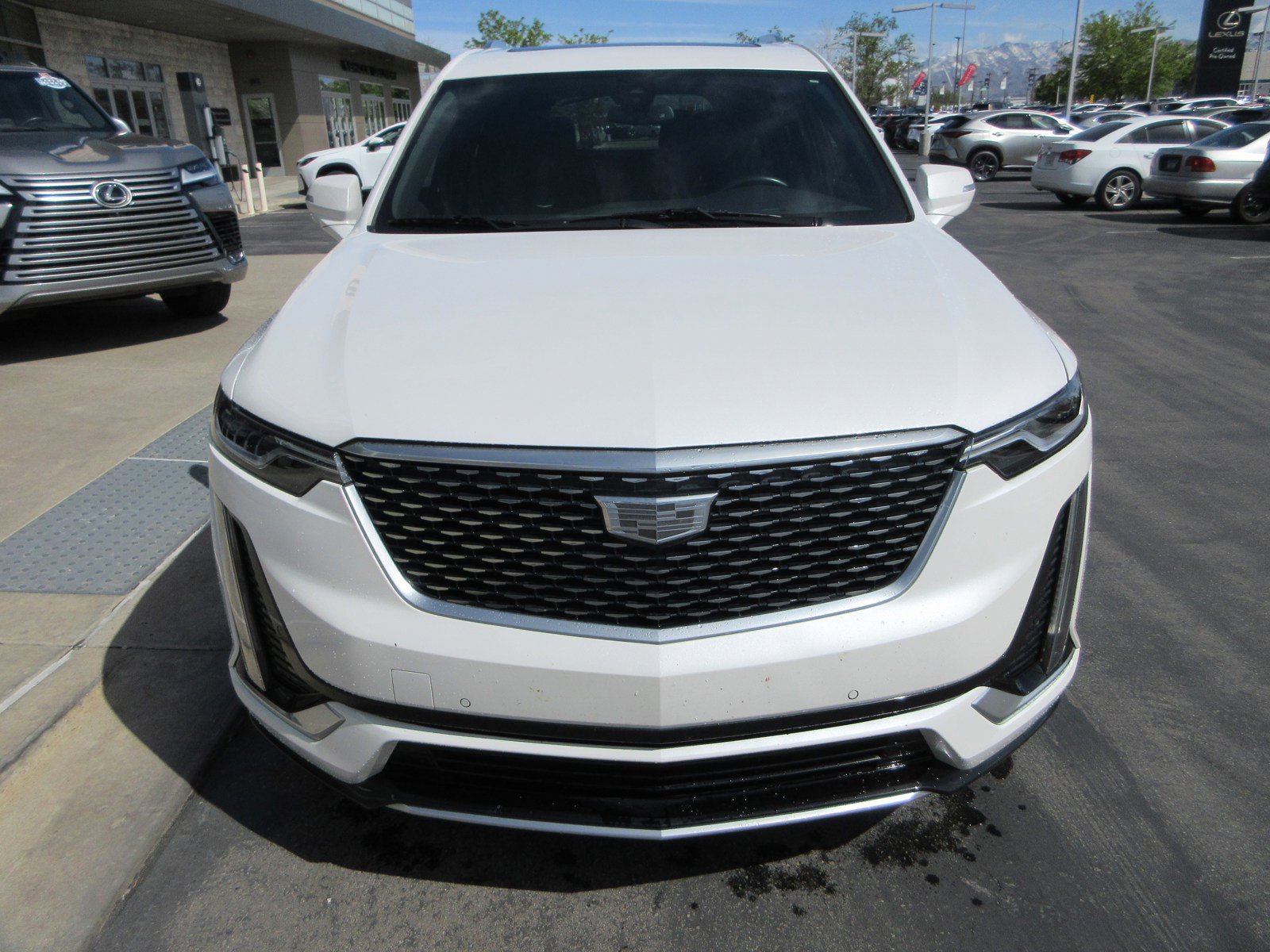 Used 2023 Cadillac XT6 Luxury image 16