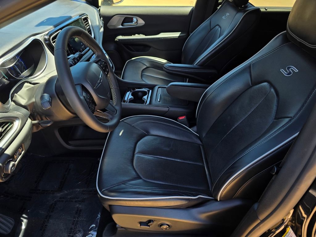 Used 2025 Chrysler Pacifica Limited FWD image 27