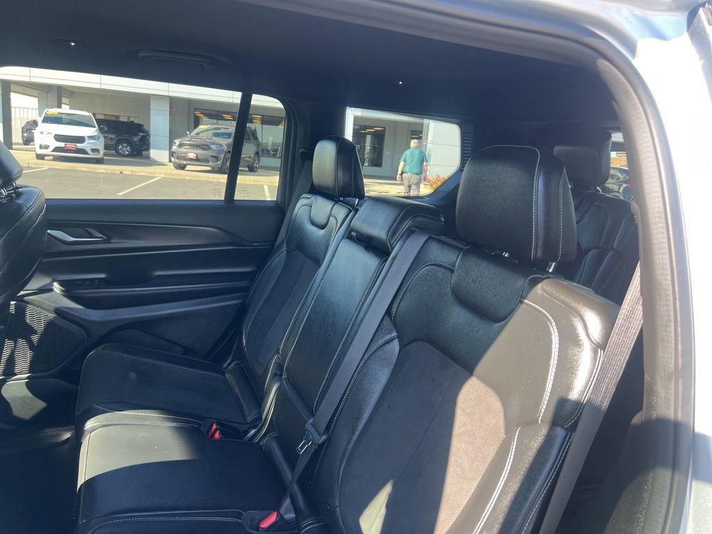 Used 2024 Jeep Grand Cherokee L Laredo image 23