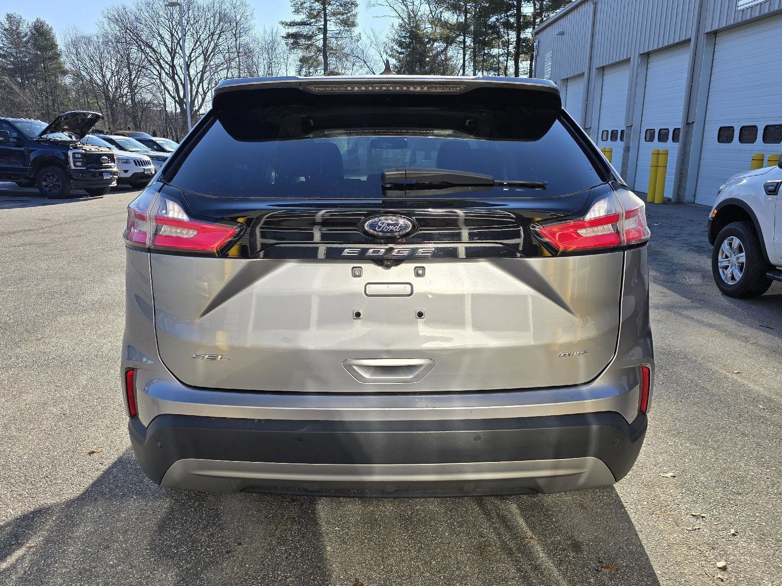 Used 2023 Ford Edge SEL image 4