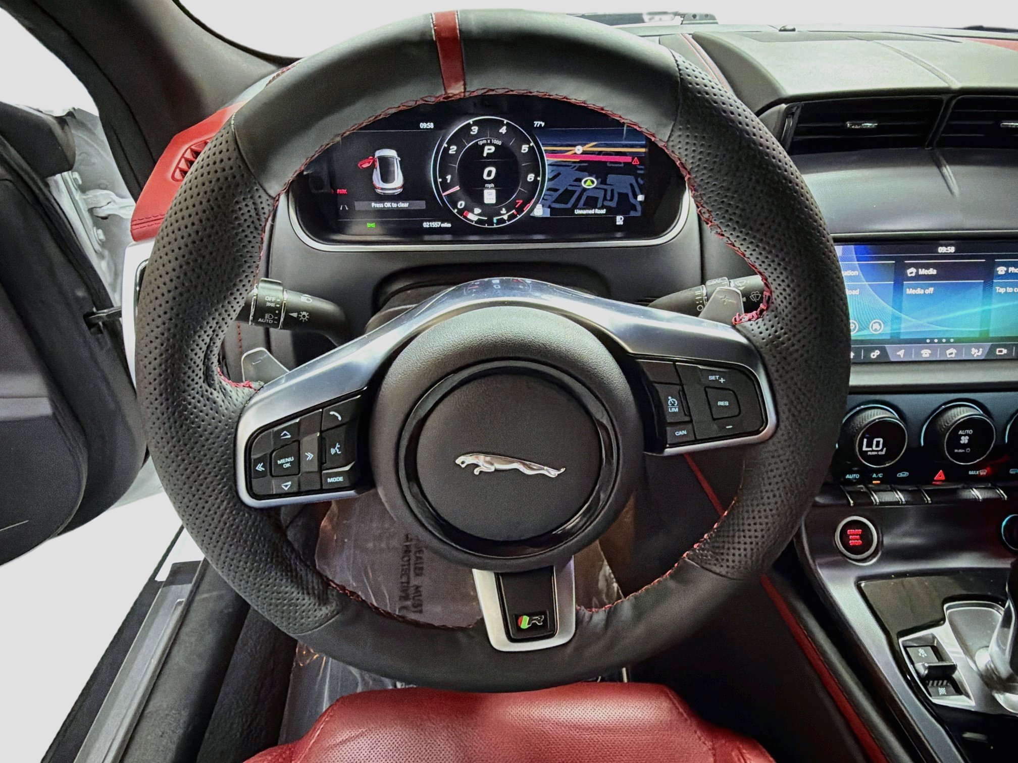 Used 2022 Jaguar F-TYPE R AWD/4WD image 35