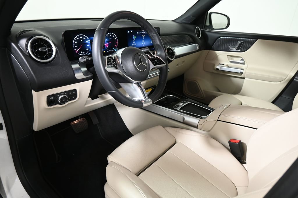 Certified 2025 Mercedes-Benz GLB 250 4MATIC image 4