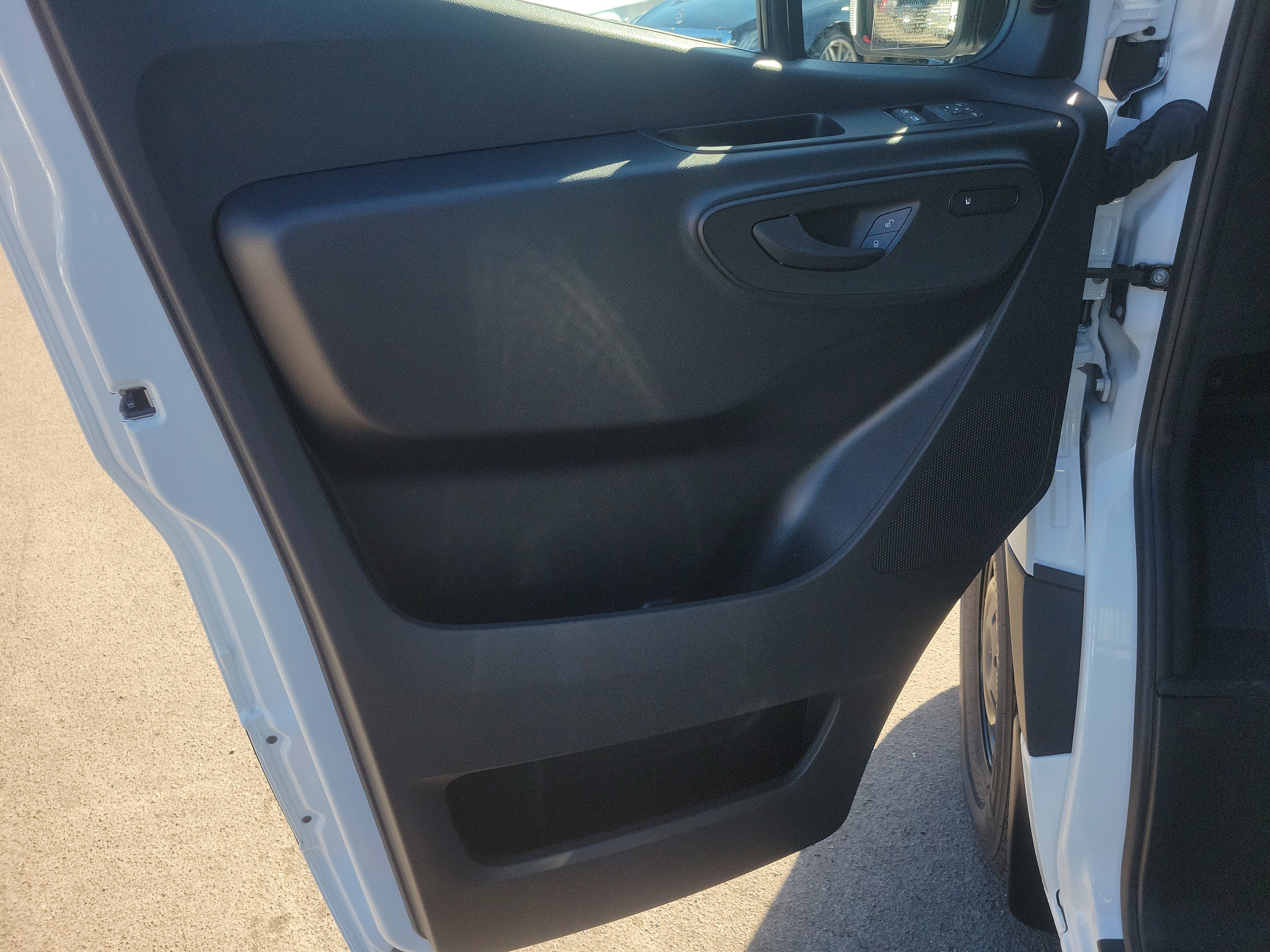 Used 2025 Mercedes-Benz Sprinter 2500 image 24