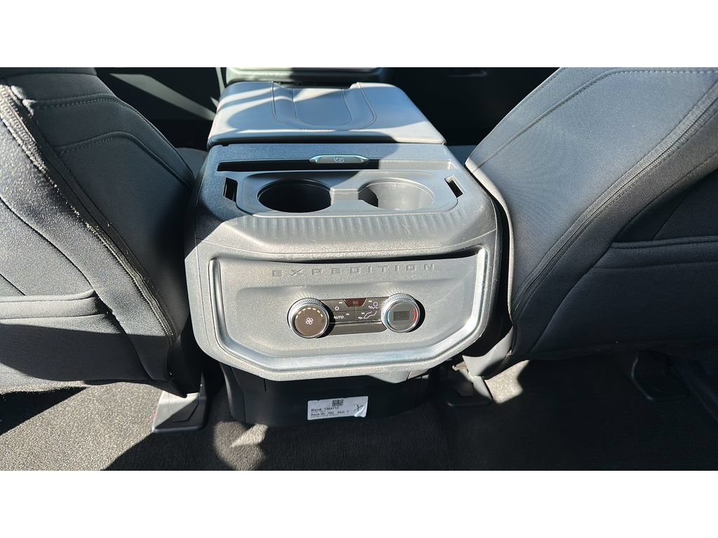 Used 2025 Ford Expedition Active AWD/4WD image 21
