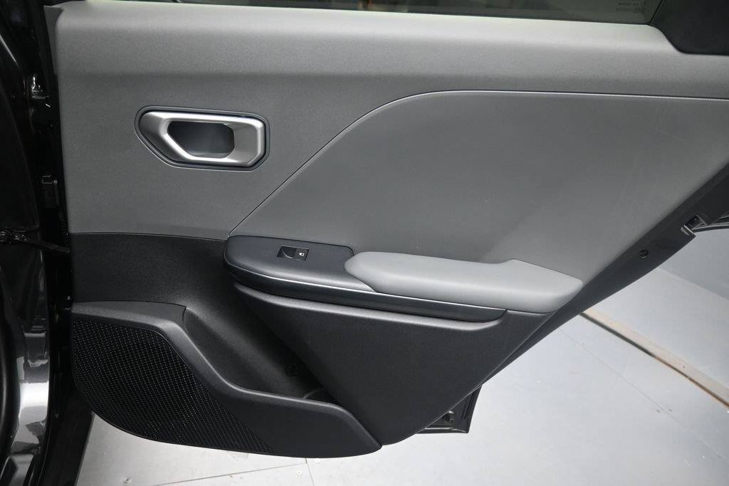 Used 2025 Kia K4 FWD image 24
