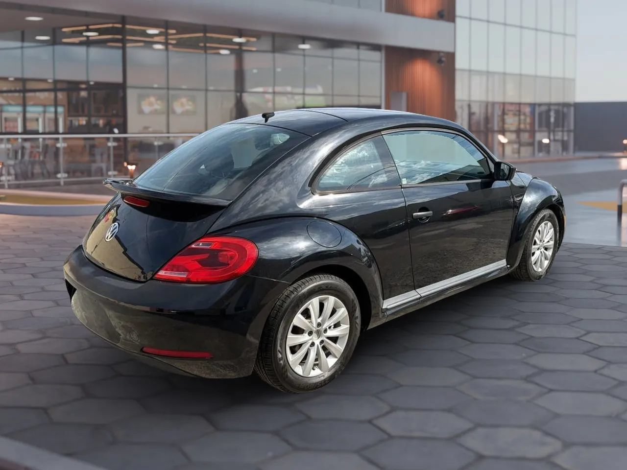 Used 2015 Volkswagen Beetle 1.8T FWD image 10
