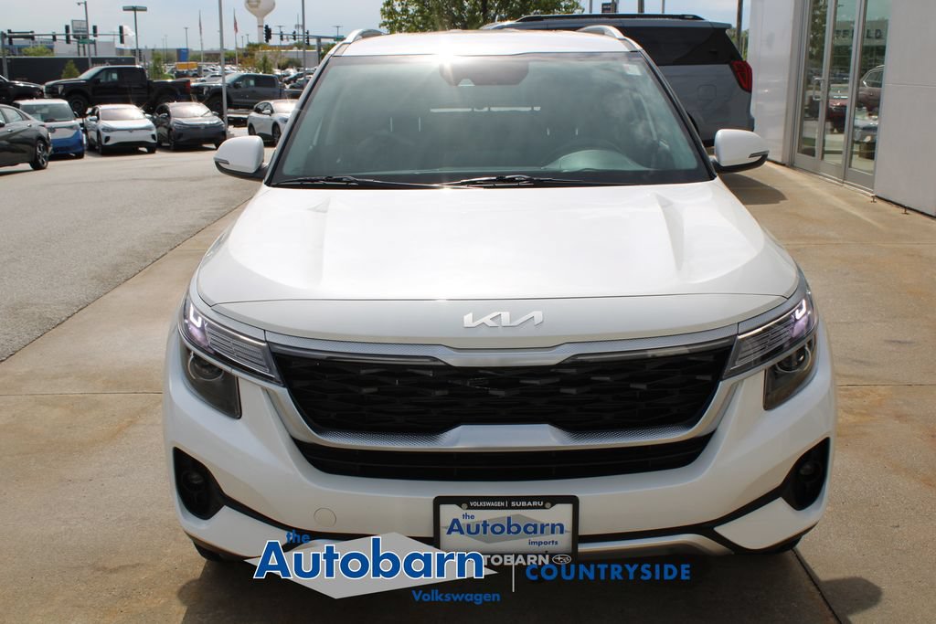 Used 2023 Kia Seltos S w/ Navigation Package AWD/4WD image 2