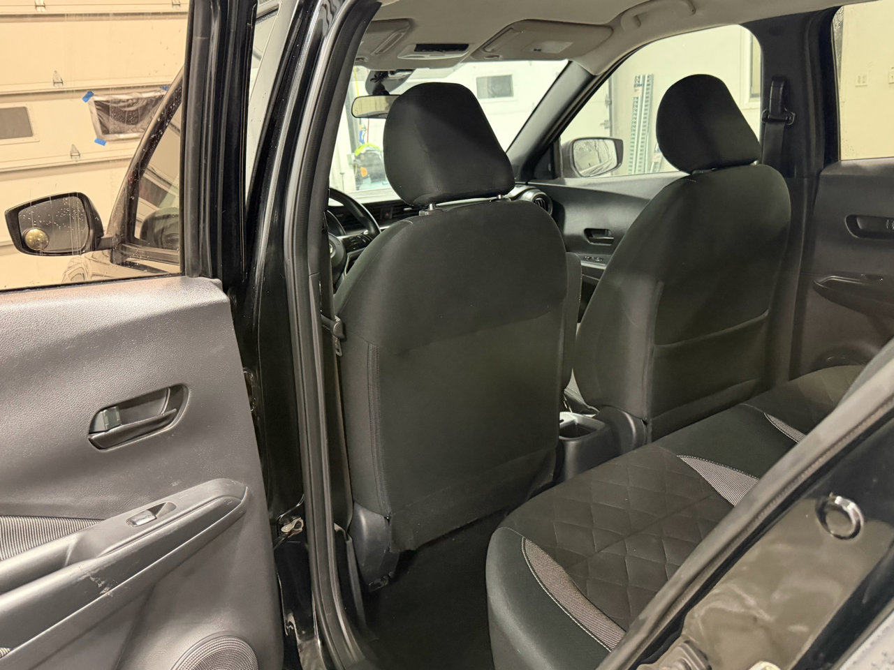 Used 2020 Nissan Kicks S image 11