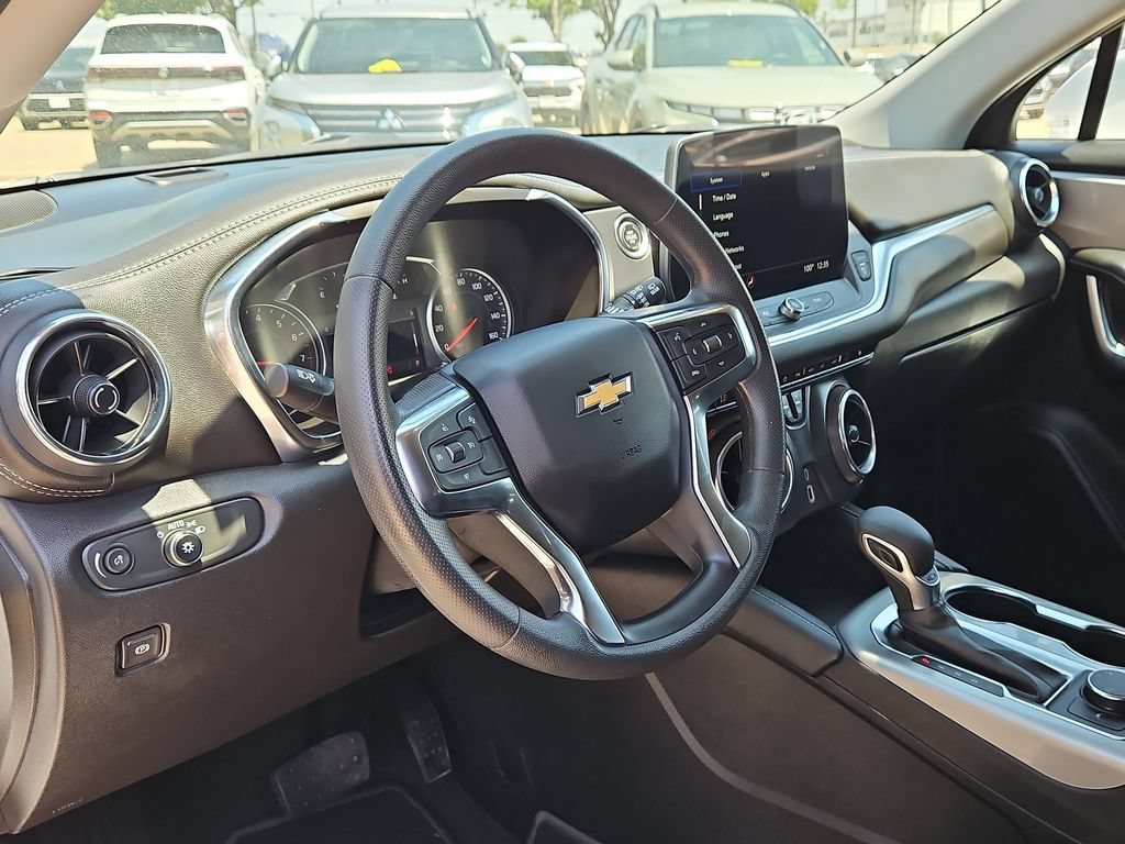 Used 2025 Chevrolet Blazer LT AWD/4WD image 15