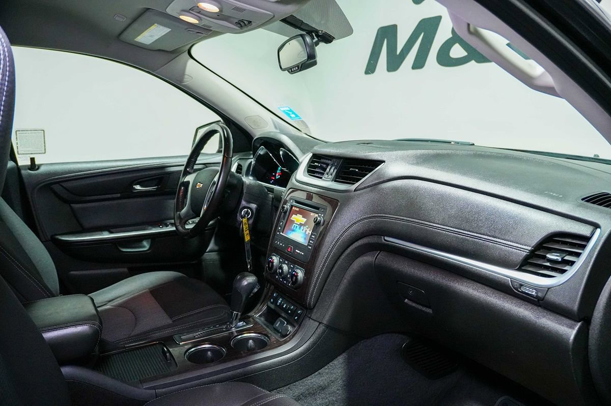 Used 2015 Chevrolet Traverse LT image 27