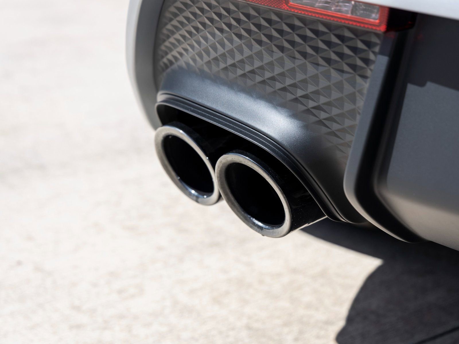 Certified 2025 Porsche Macan S image 16