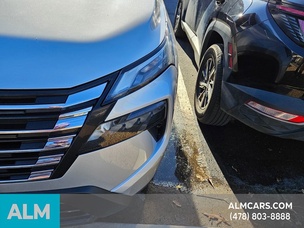 Used 2024 Nissan Rogue S image 6