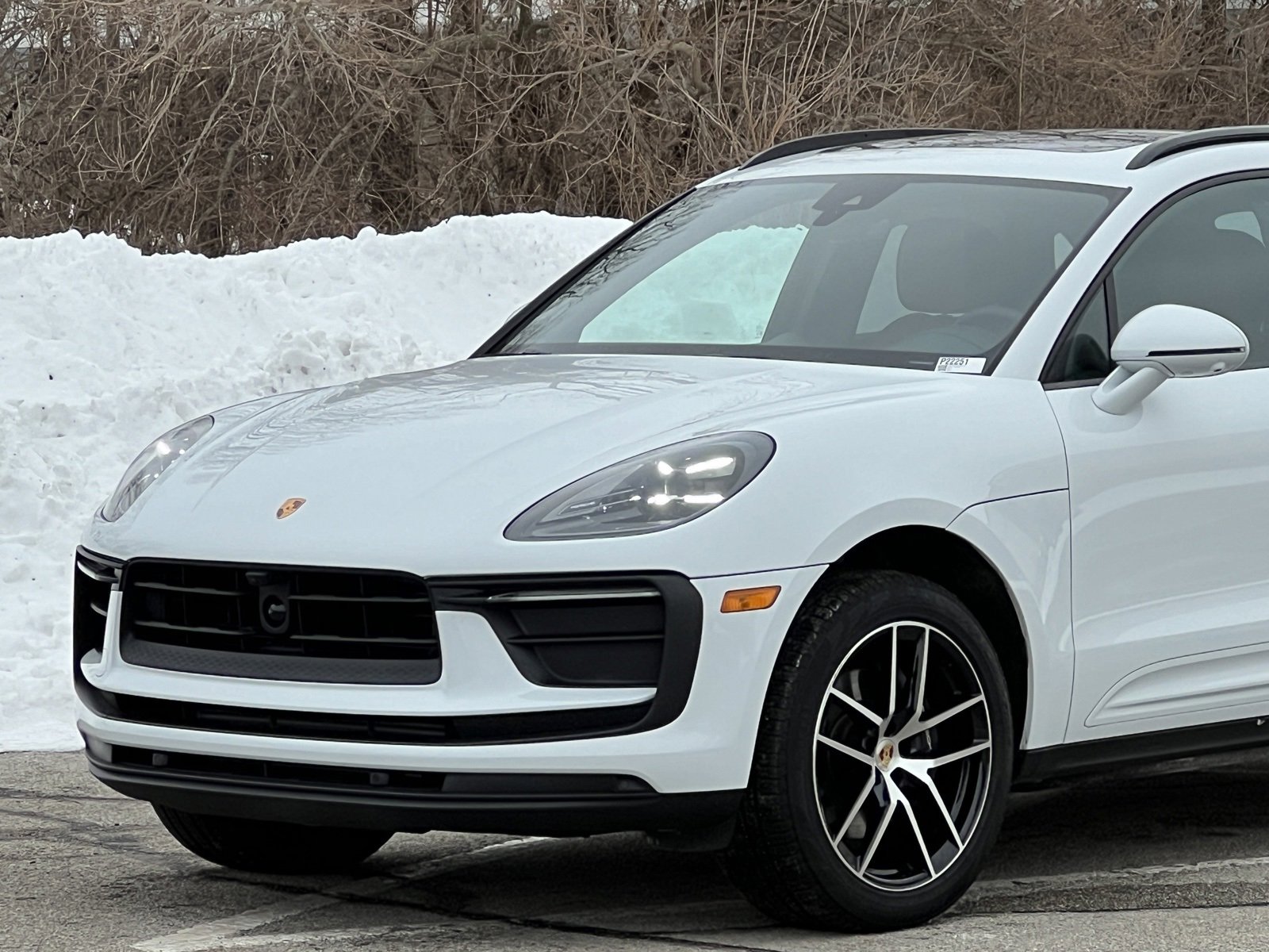 Certified 2025 Porsche Macan image 11
