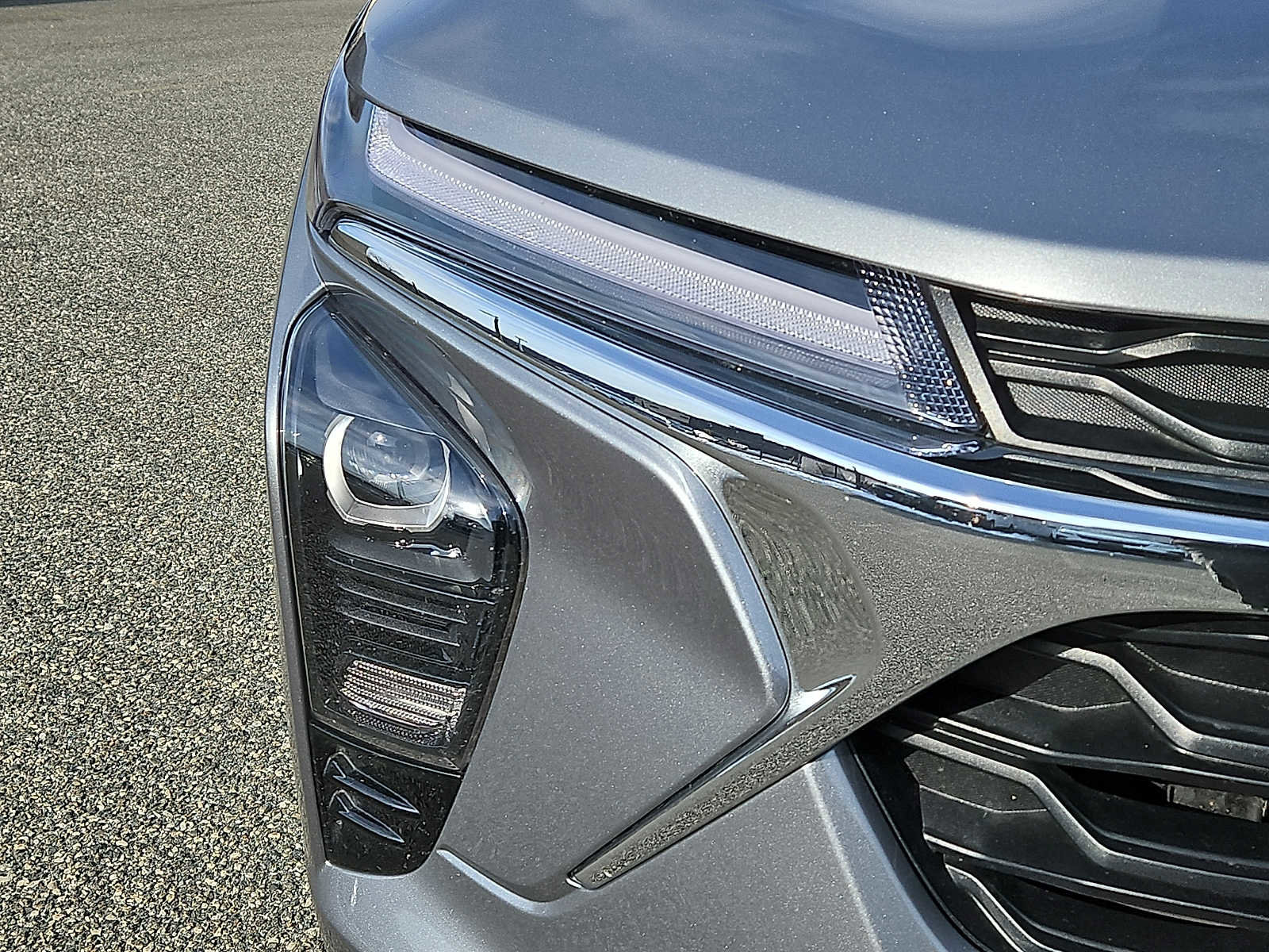 Used 2025 Chevrolet Trax LT w/ LT Convenience Package image 9