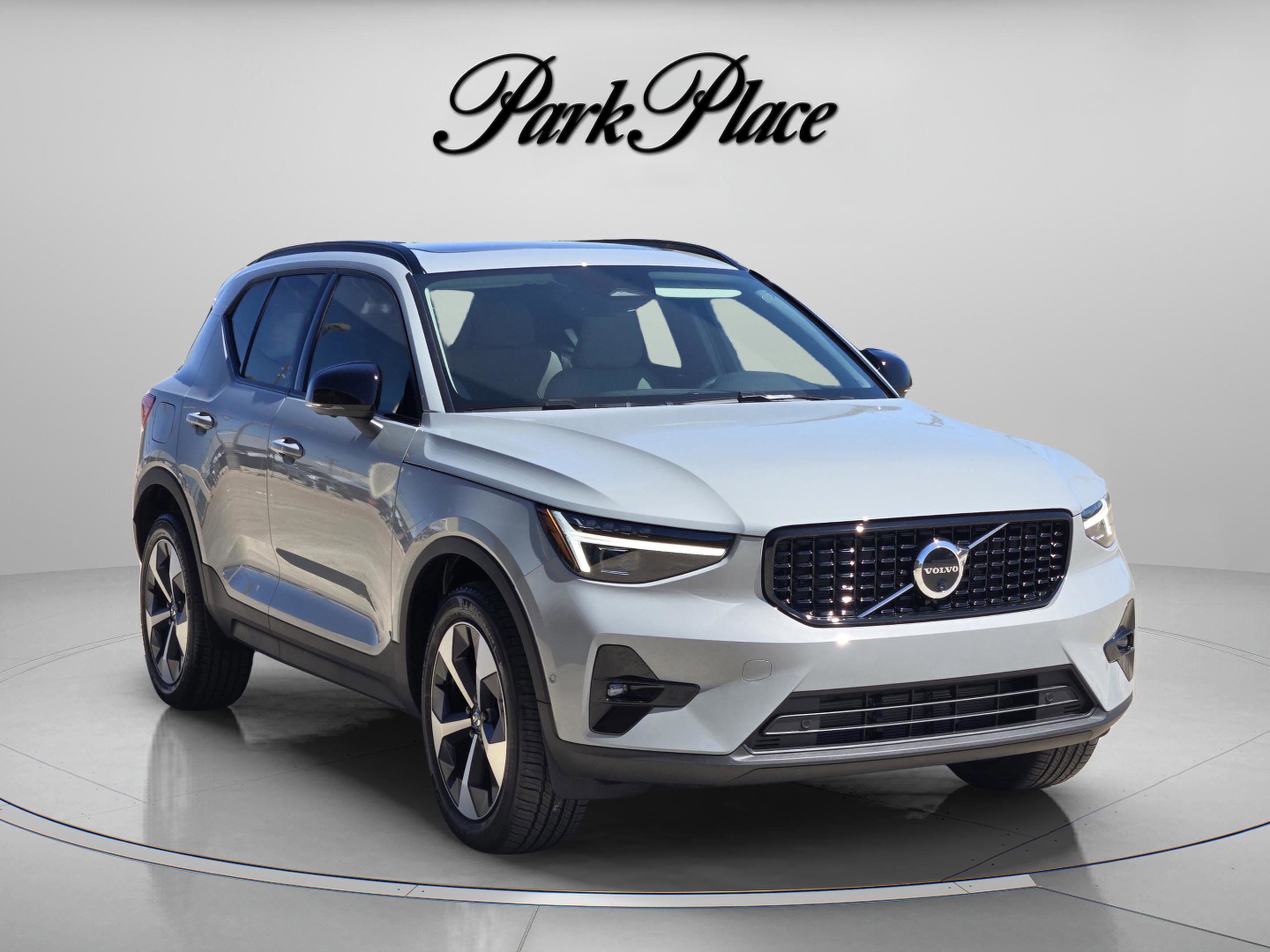 New 2026 Volvo XC40 B5 Plus w/ Protection Package Premier image 10