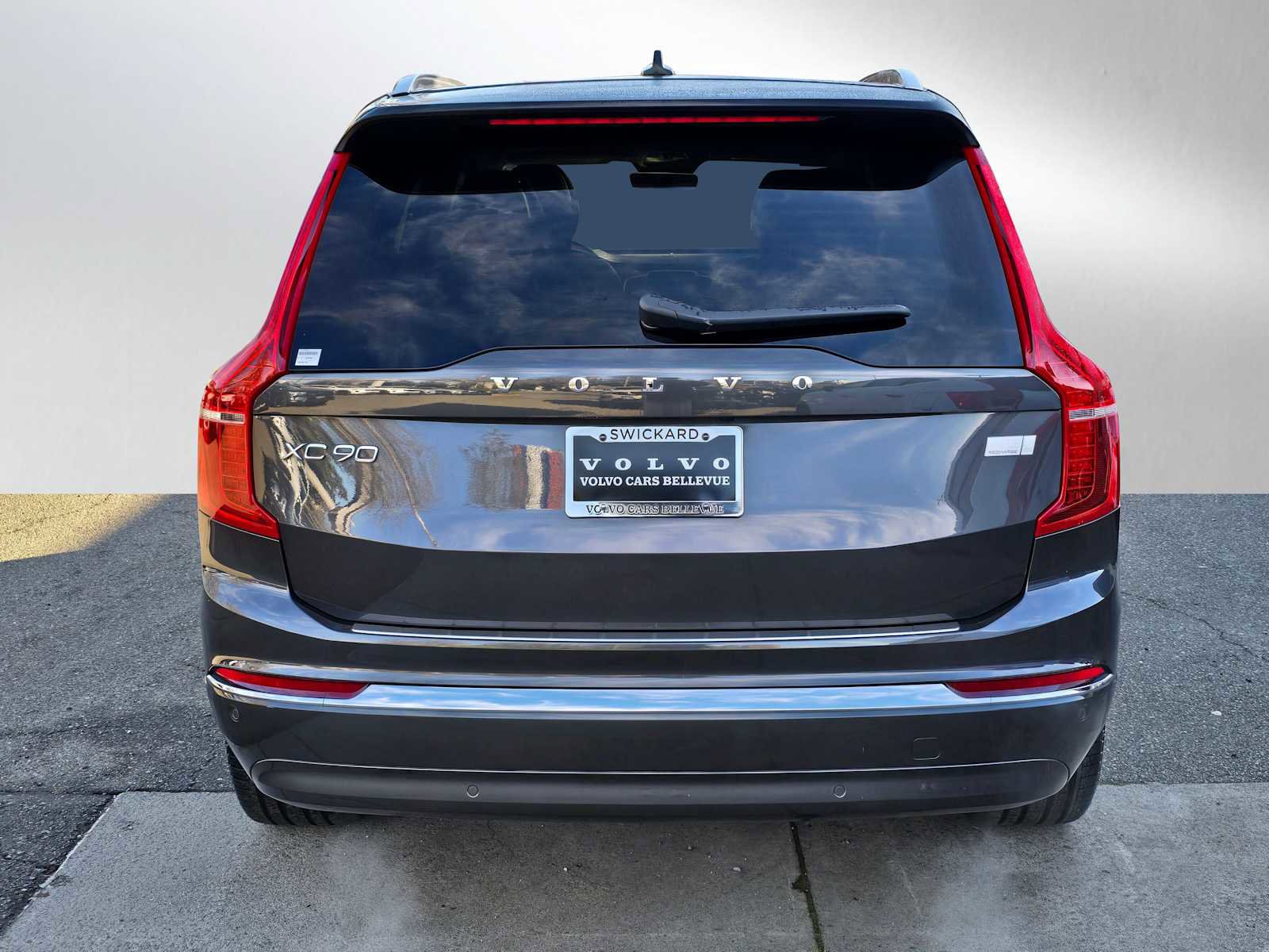 Used 2023 Volvo XC90 T8 Ultimate w/ Protection Package Premier image 4