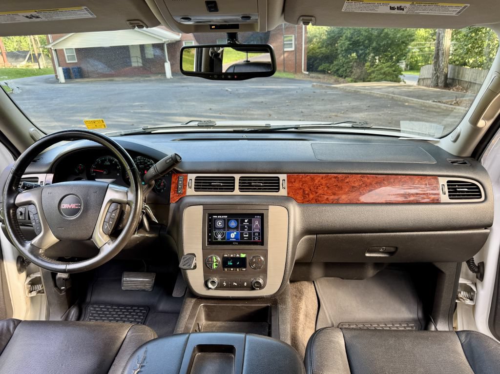 Used 2012 GMC Yukon XL SLT w/ SLT-2 Equipment Package RWD image 10