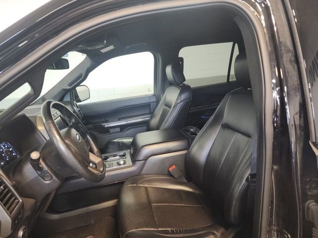 Used 2019 Ford Expedition XLT w/ Equipment Group 202A AWD/4WD image 35