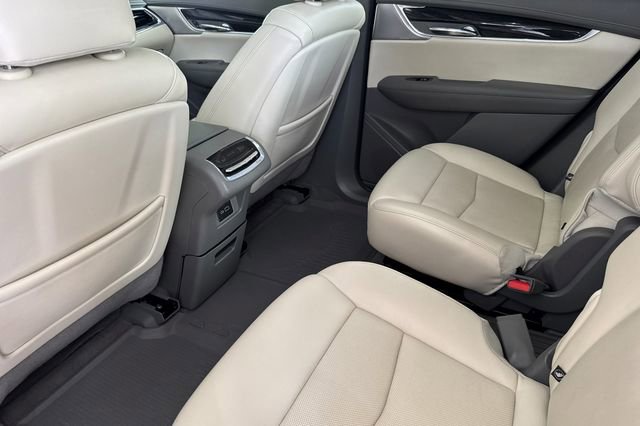 Used 2020 Cadillac XT6 Premium Luxury image 12