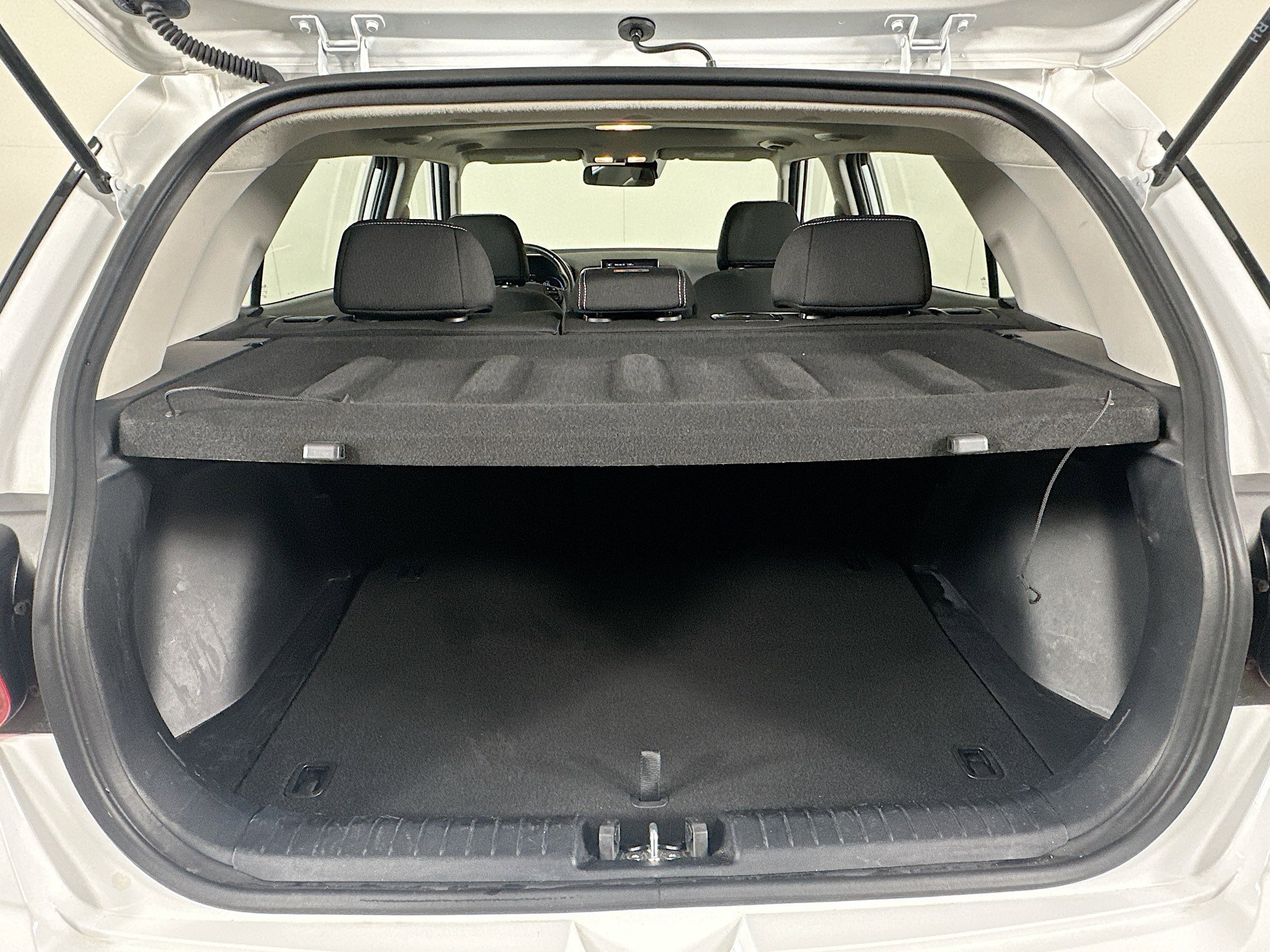 Used 2025 Hyundai Venue SEL FWD image 27