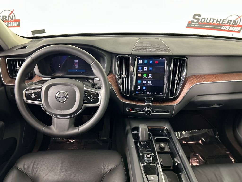 Used 2024 Volvo XC60 B5 Plus image 17