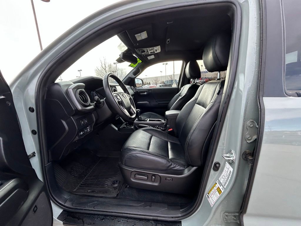 Used 2023 Toyota Tacoma TRD Off-Road w/ TRD Premium Off Road Package image 13