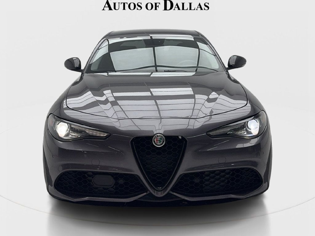 Used 2019 Alfa Romeo Giulia w/ Quick Order Package 22K Sport RWD image 4
