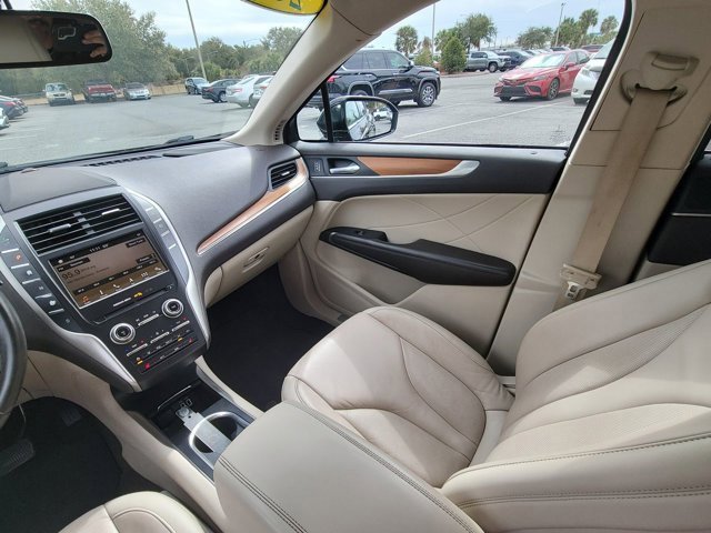 Used 2019 Lincoln MKC Select w/ Select Plus Package image 3