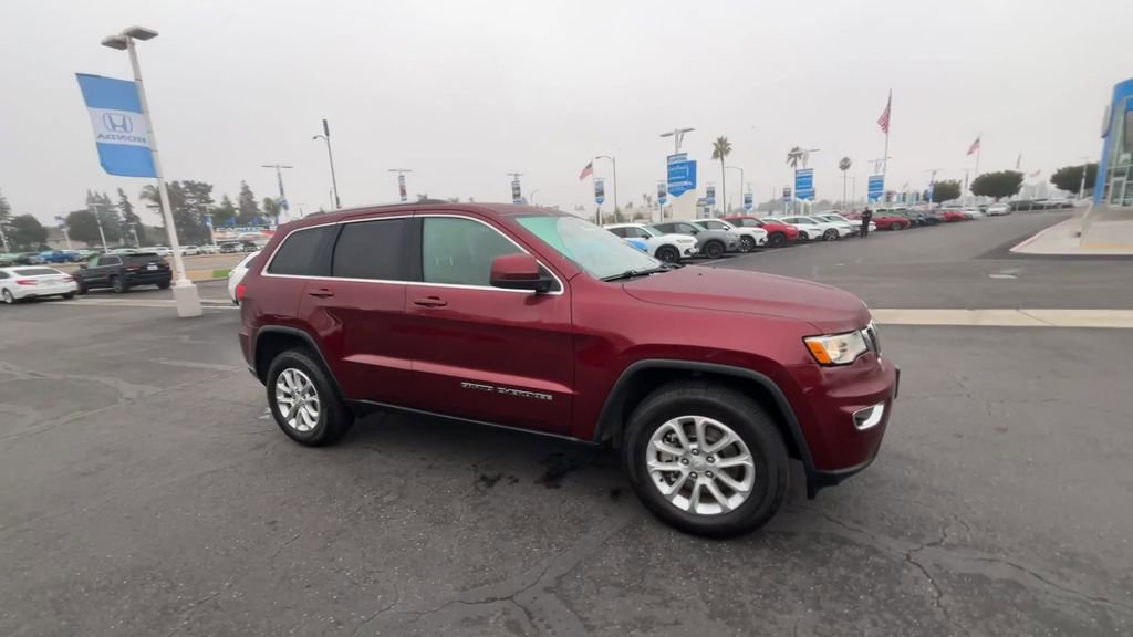 Used 2021 Jeep Grand Cherokee Laredo X image 2