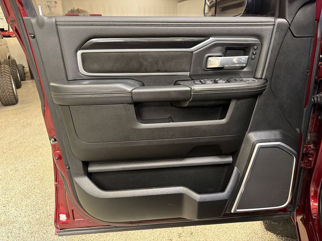 Used 2022 RAM 3500 Laramie AWD/4WD image 31
