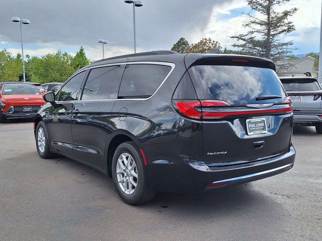 Used 2022 Chrysler Pacifica Touring-L FWD image 5