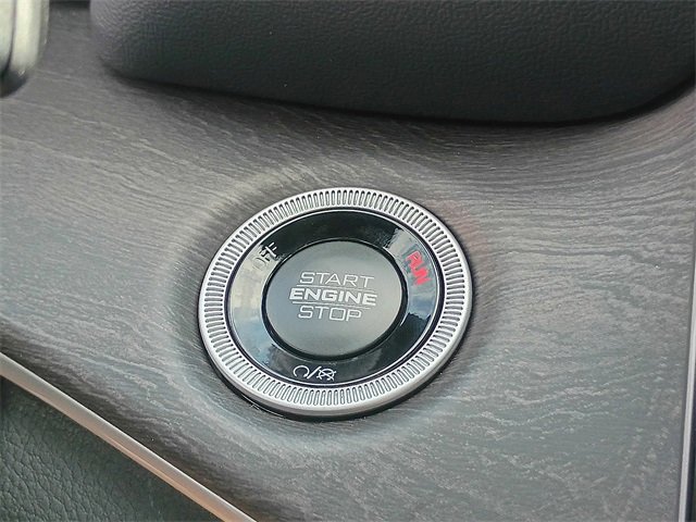 New 2025 Jeep Grand Cherokee Limited w/ Luxury Tech Group II image 16