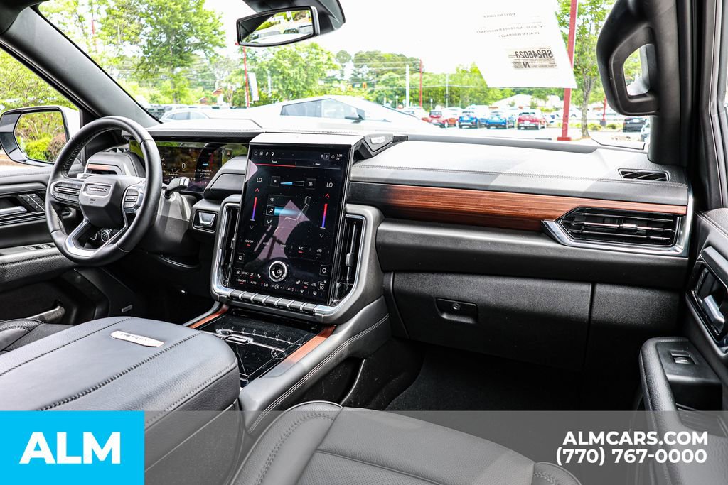Used 2025 GMC Yukon Denali AWD/4WD image 33