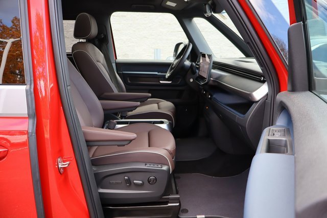 Used 2025 Volkswagen ID. Buzz Pro S Plus image 38