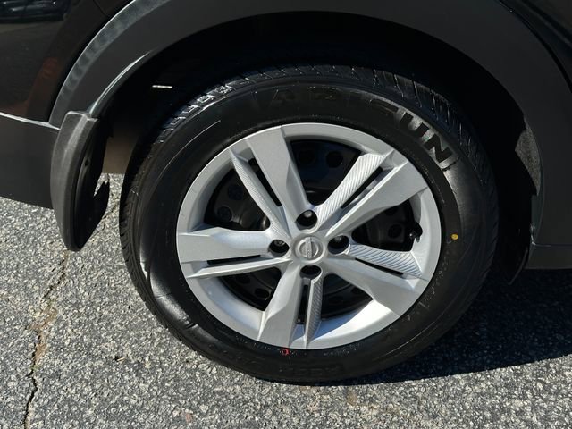 Used 2020 Nissan Kicks S image 11