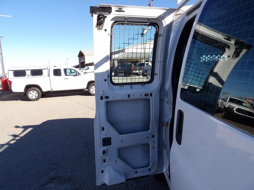 Used 2017 Chevrolet Express 2500 image 32
